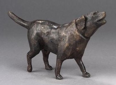 bronzen hond