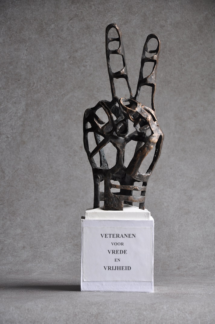 grafmonument veteranen begraafplaats, brons