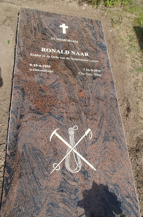 grafsteen Ronald Naar